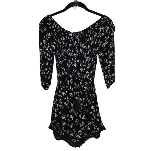 Abercrombie & Fitch Pants - Abercrombie & Fitch Ditsy Floral Off Shoulder Floral Crochet Hem Romper Size XS